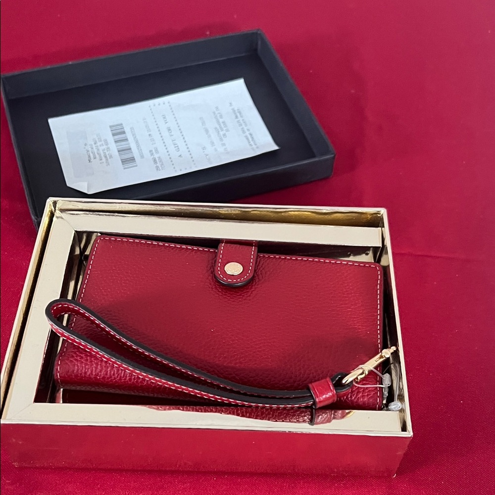 Coach pebbled Red Wristlet leather phone clutch with Box - Picture 5 of 9